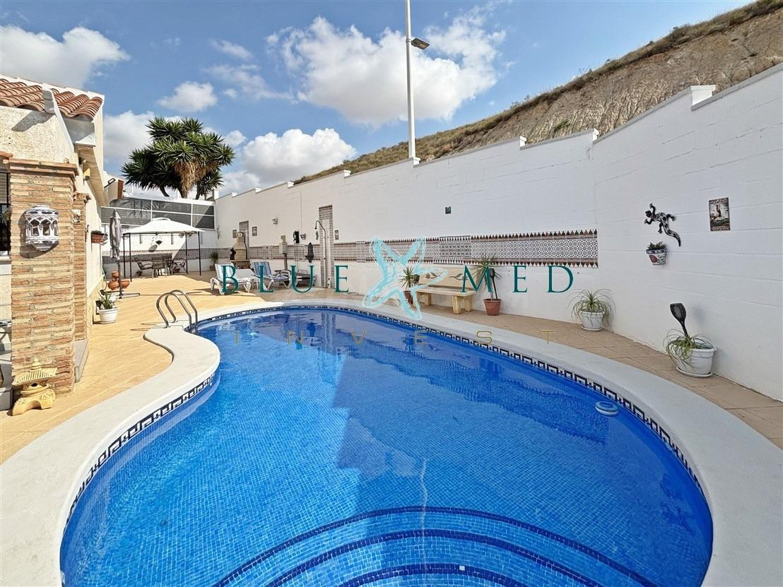 CASA REFORMADA CON PISCINA, SOLÁRIUM Y VISTAS A LA MONTAÑA E - foto 2