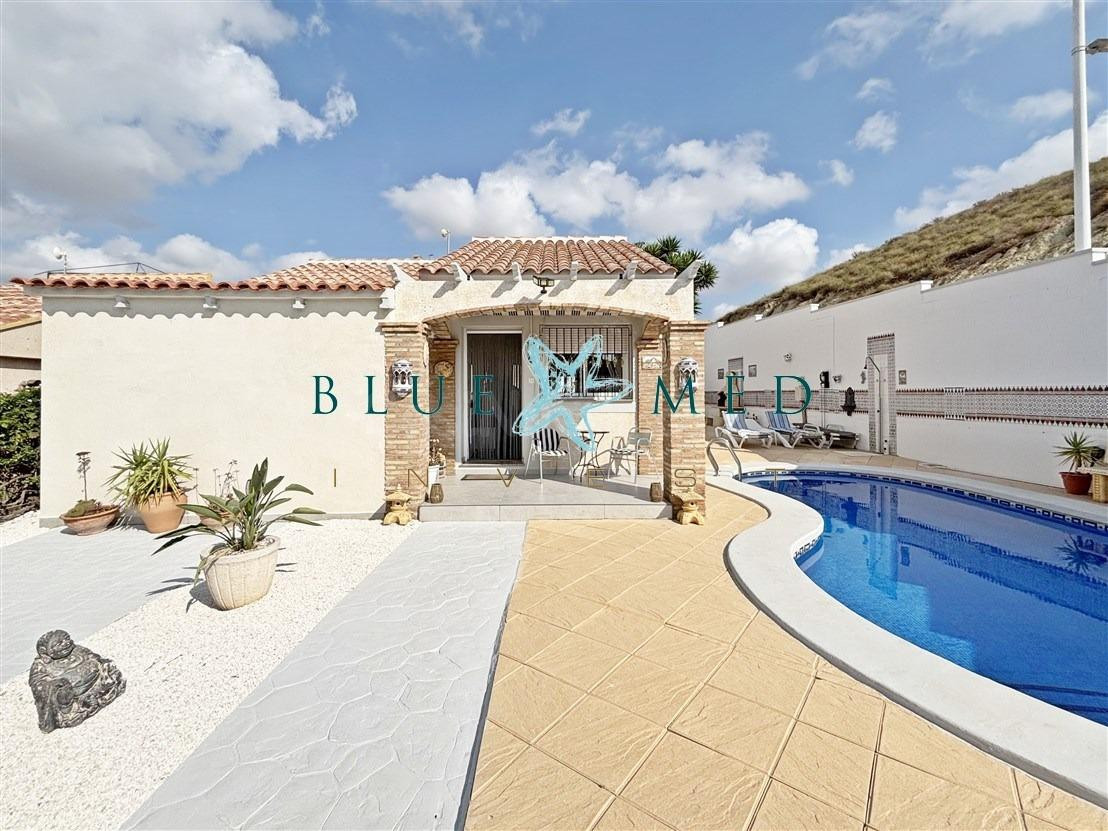 CASA REFORMADA CON PISCINA, SOLÁRIUM Y VISTAS A LA MONTAÑA E - foto 4