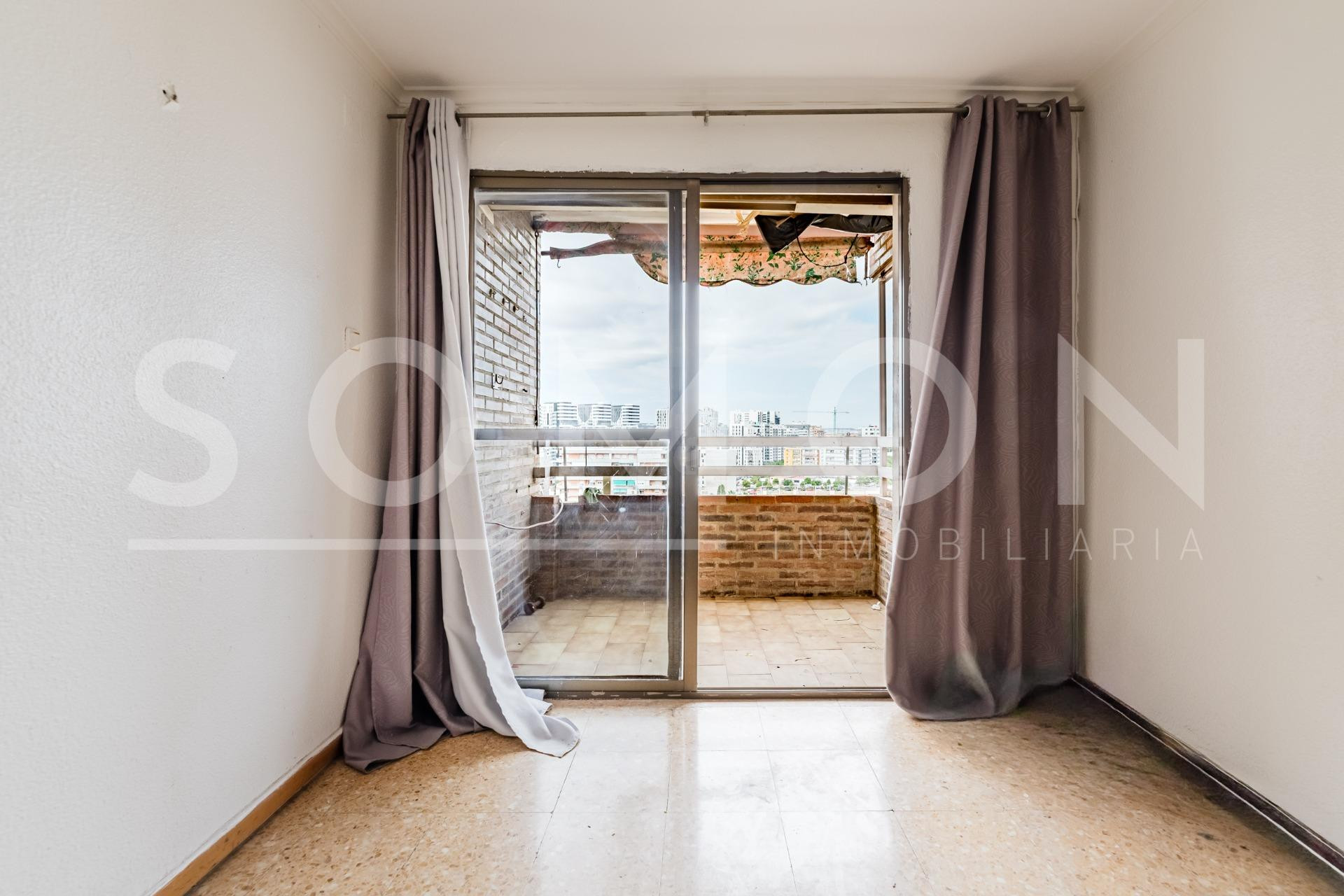 Piso en venta en Quatre Carreres, Valencia, con balcón y vis - foto 4