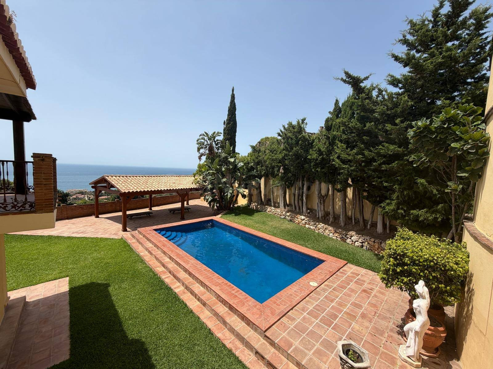 Villa de 5 dormitorios con vistas al mar en Benalmádena, Cos - foto 4