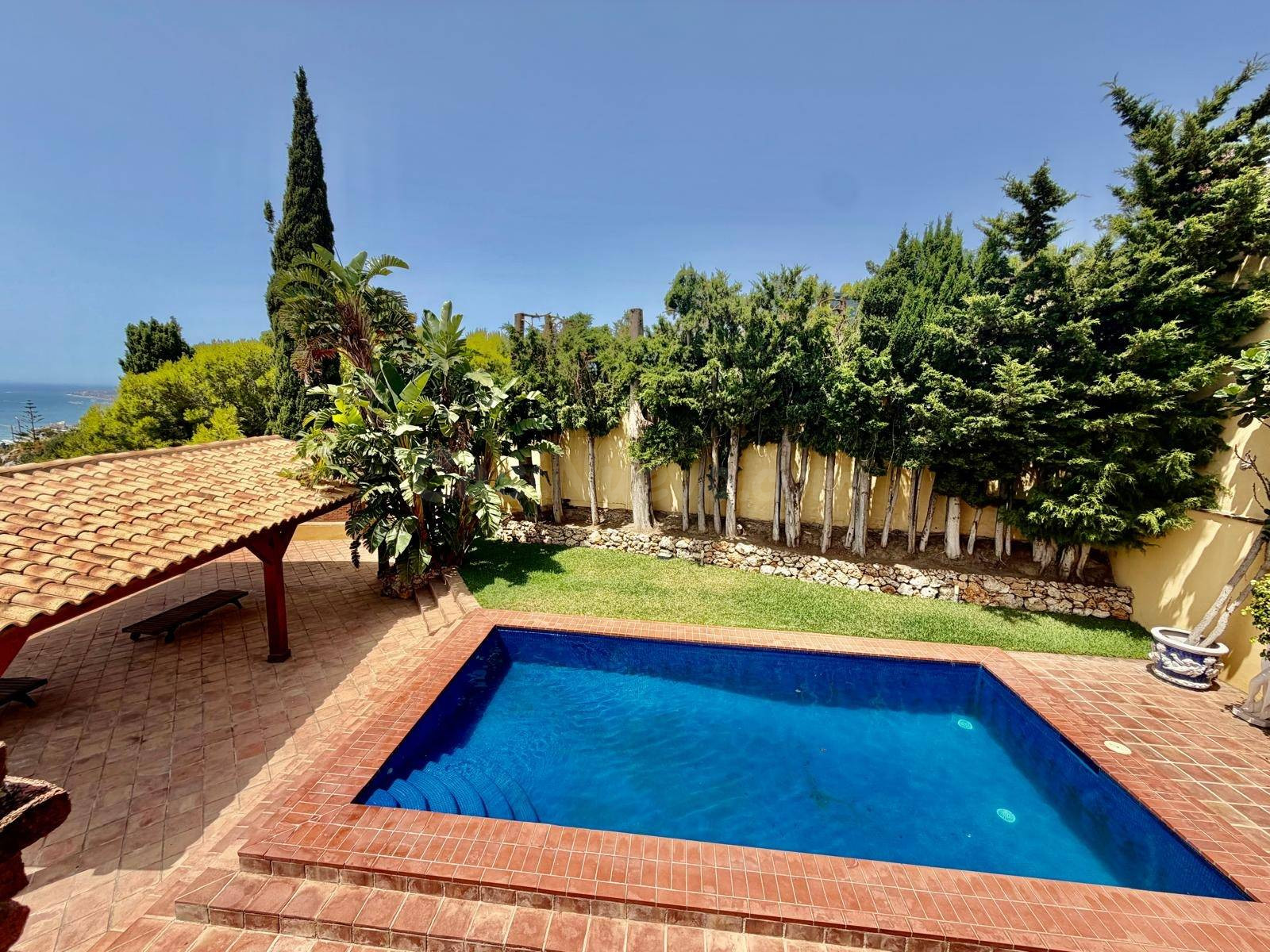 Villa de 5 dormitorios con vistas al mar en Benalmádena, Cos - foto 5