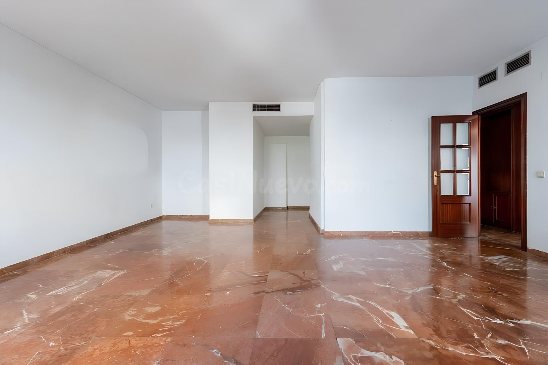 Piso en VIRGEN DE LUJÁN de 175m2 con GARAJE y TRASTERO - foto 3