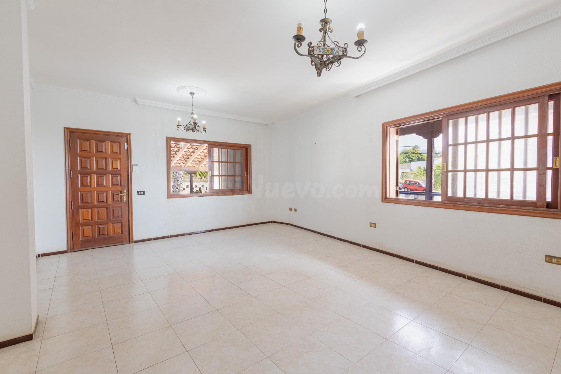 Gran casa con terrazas y enorme potencial en Tegueste - foto 4