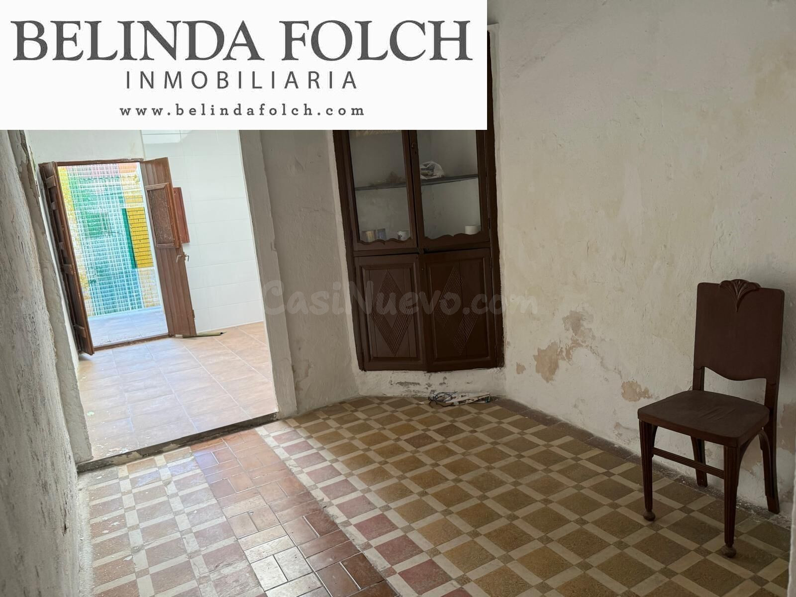 CASA CON PATIO CON TRES habitaciones Y UN BAÑO.