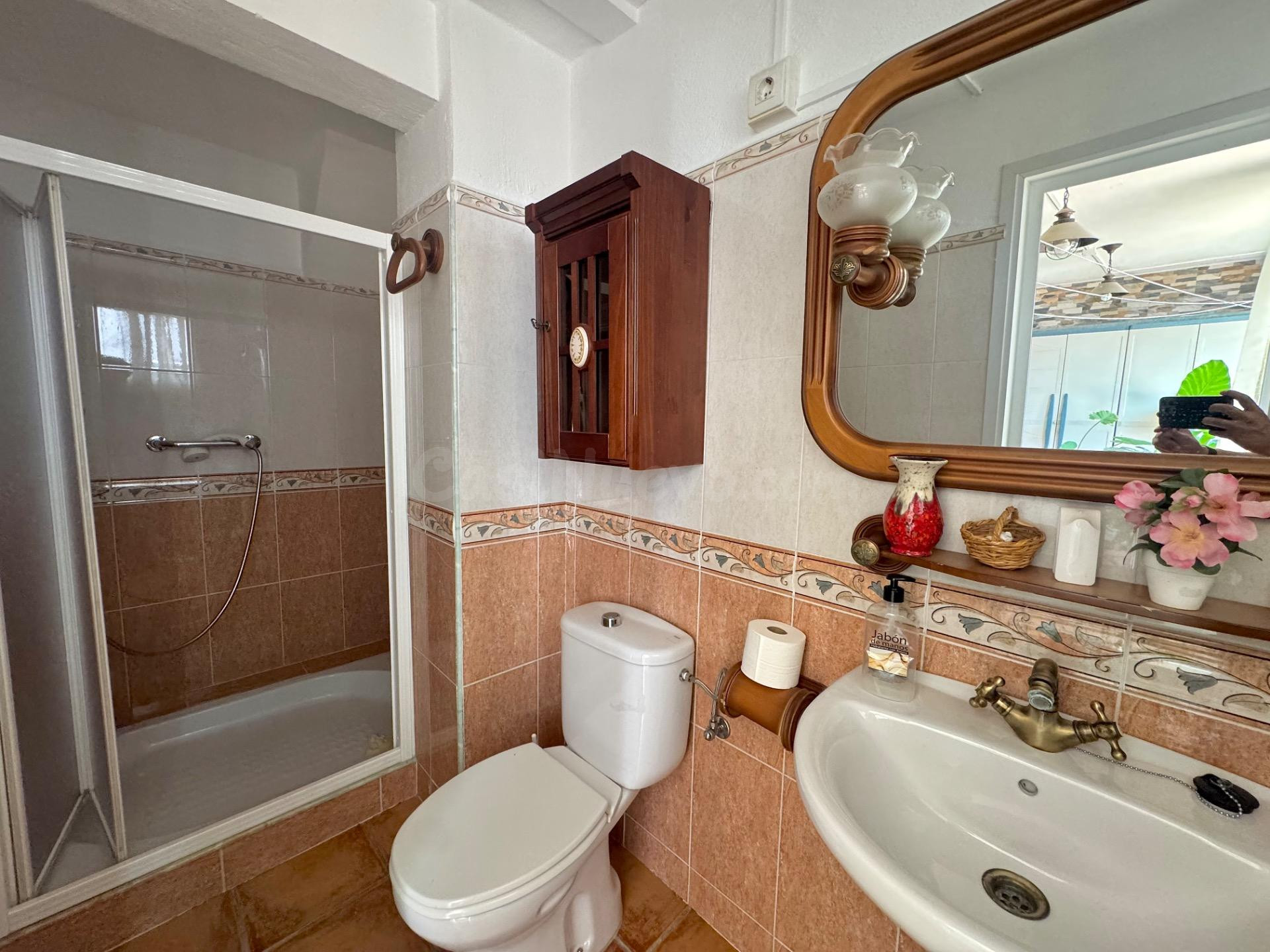 Casa adosada con amplio sótano, patio y terraza en Purchil ( - foto 5