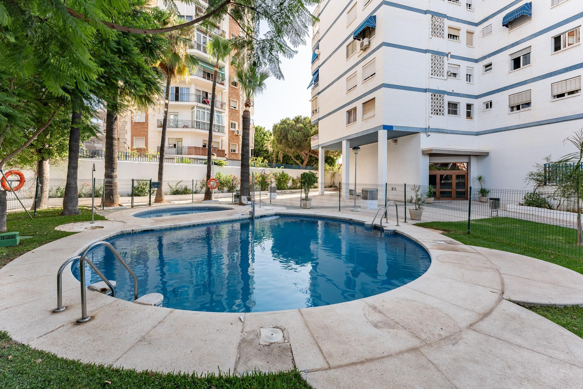 Atico 1 habitación con piscina Zona Carlos Haya