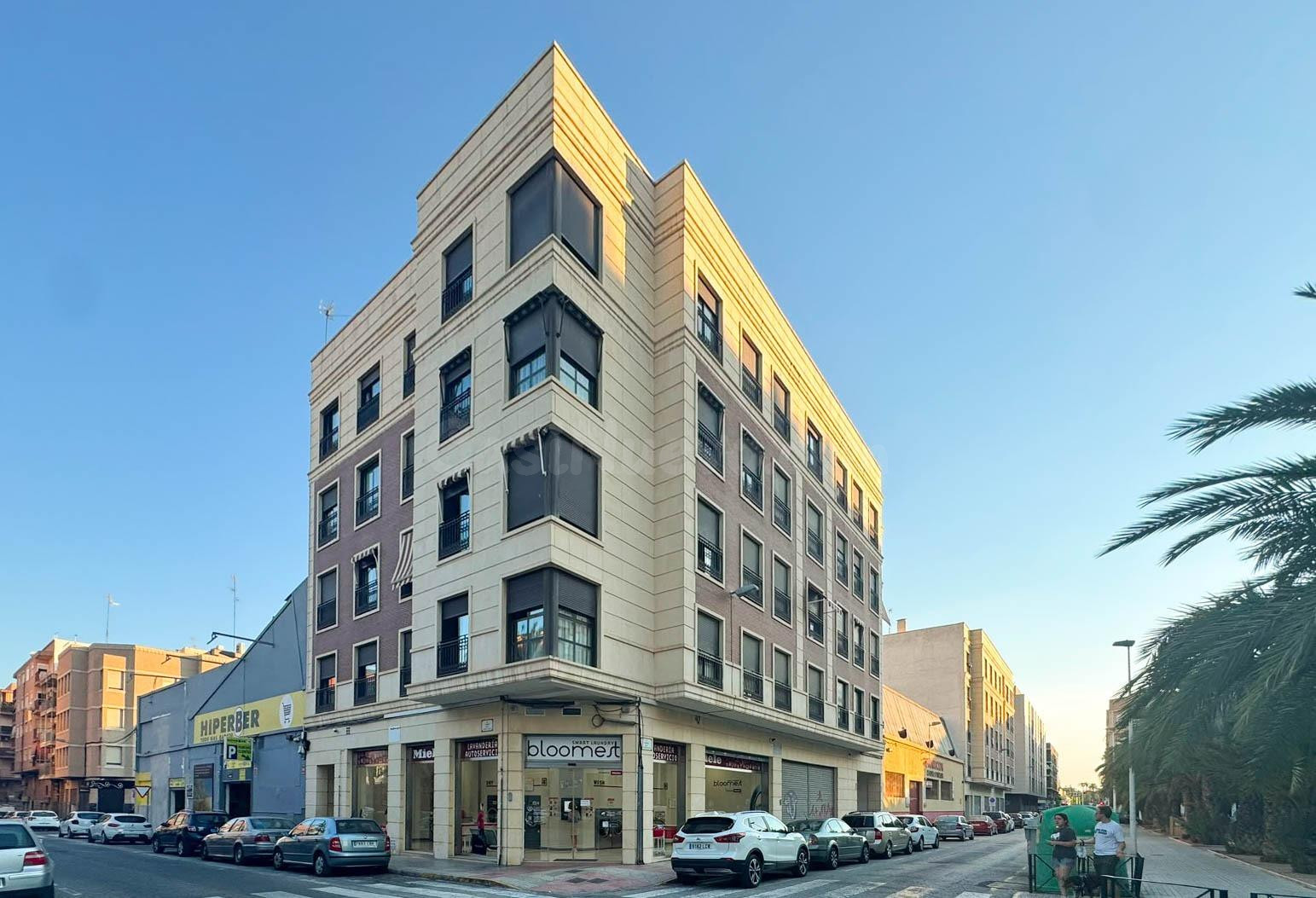 ¡OPORTUNIDAD EN ALTABIX! PISO DE 2007 CON VISTAS A PARQUE, 2 HAB, 2 BAÑOS Y JUNTO A LA UMH