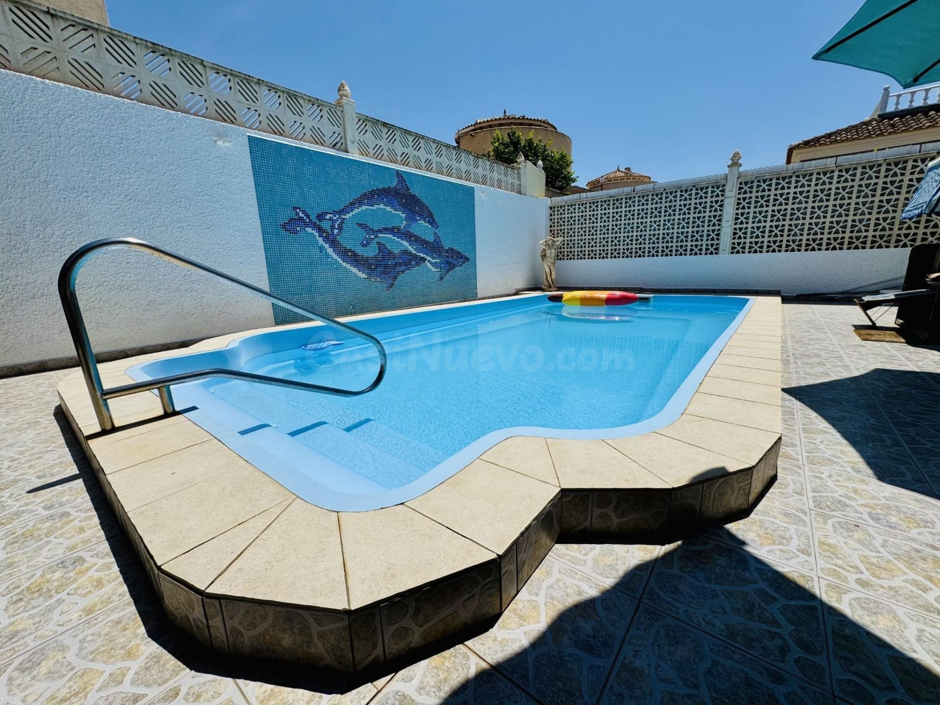 Chalet independiente con piscina privada y gran parcela en S - foto 2
