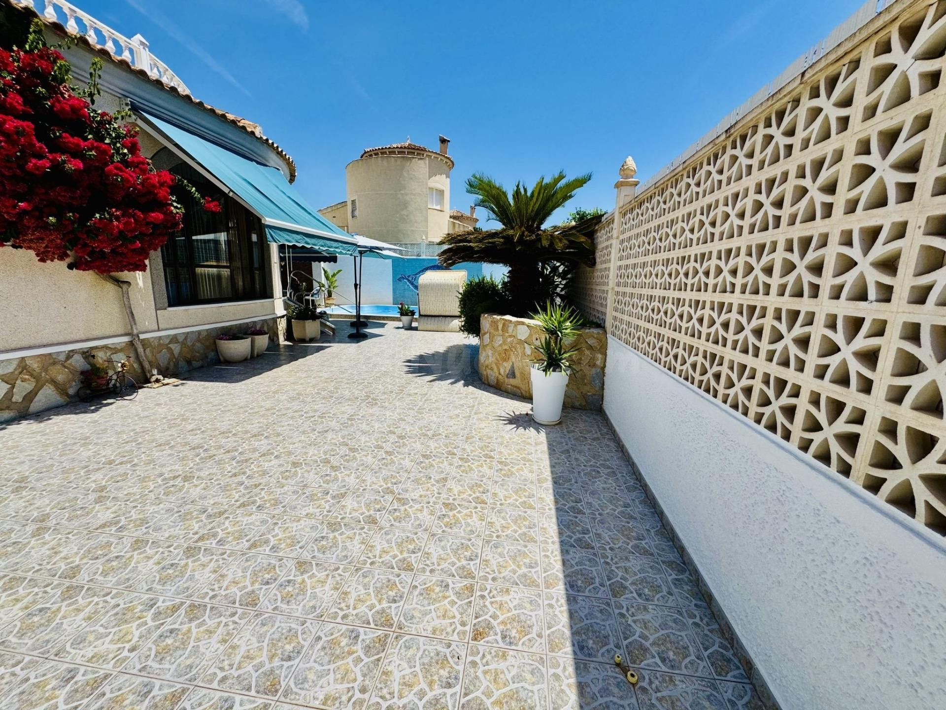 Chalet independiente con piscina privada y gran parcela en S - foto 5