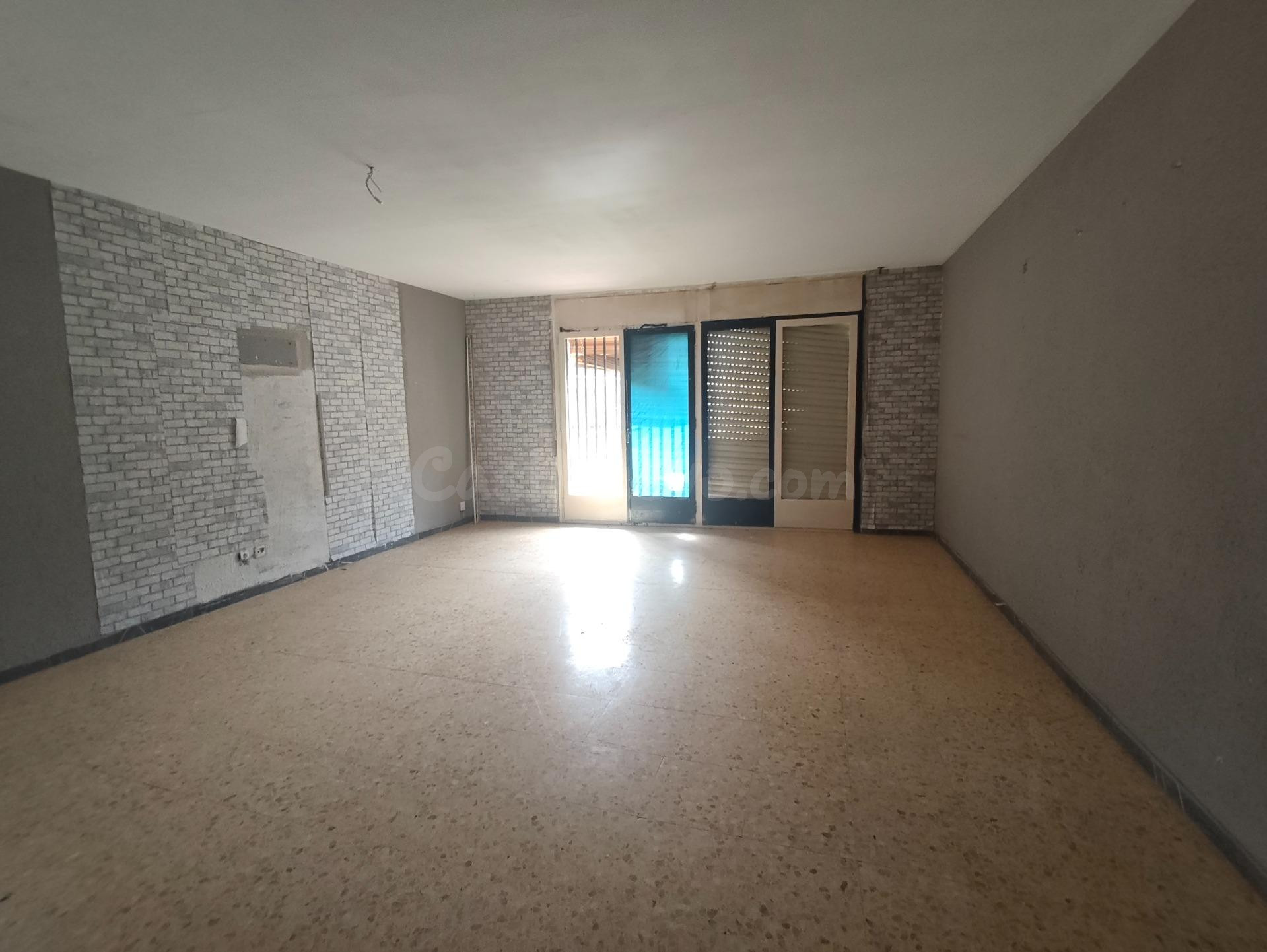 Ático dúplex de 154 m2 para reformar en el centro de Capella