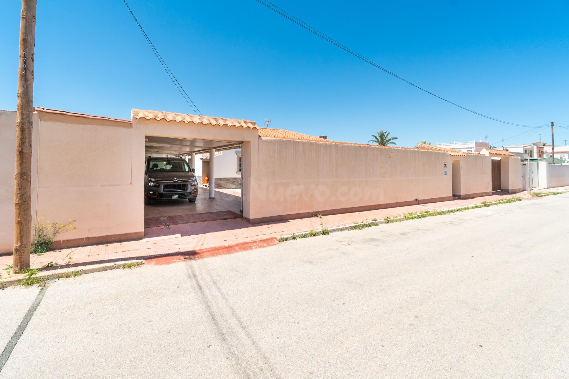Villa independiente con piscina privada y parcela segregable - foto 5