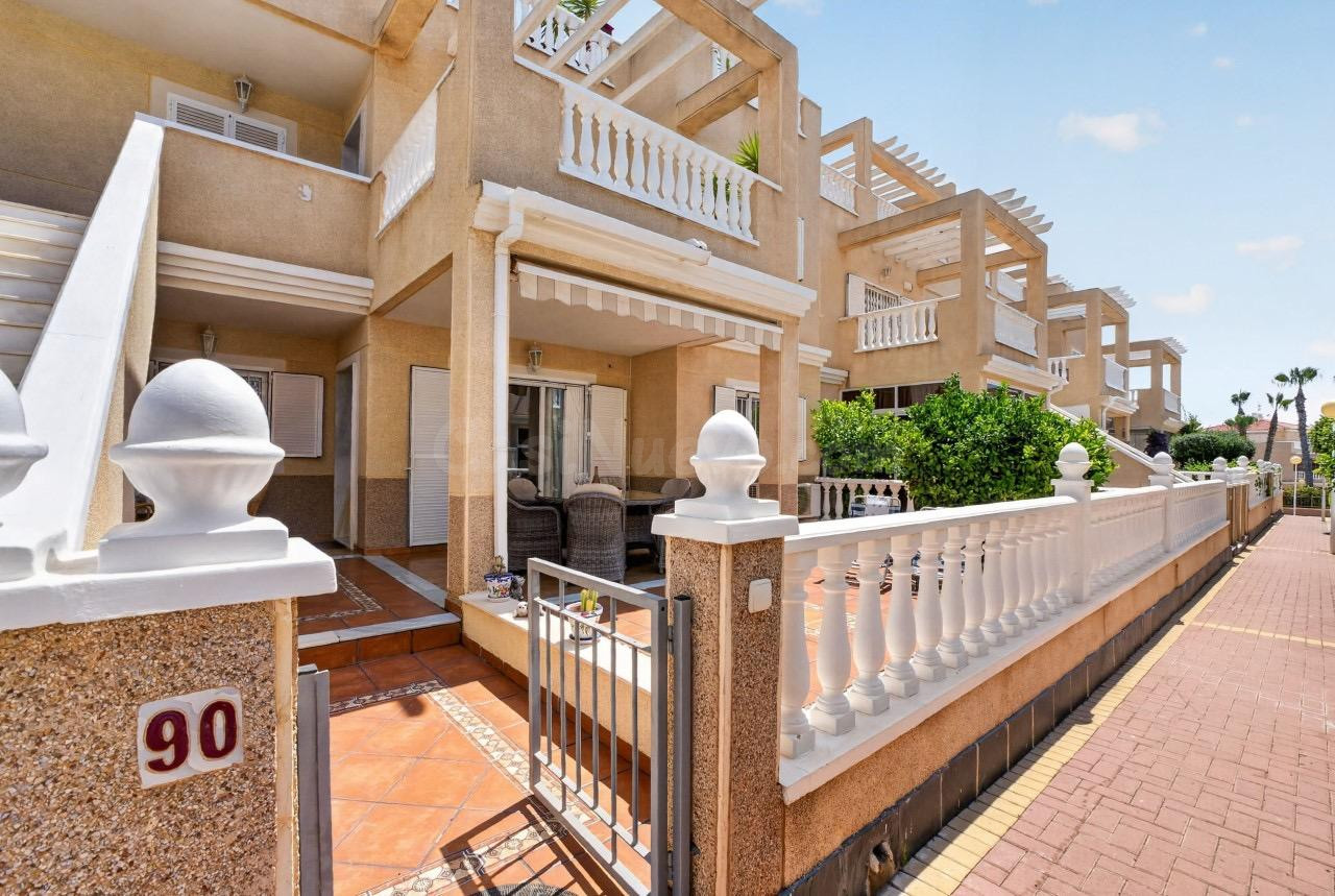 Exclusivo Apartamento con Gran Jardín Privado y Piscina Reso - foto 3