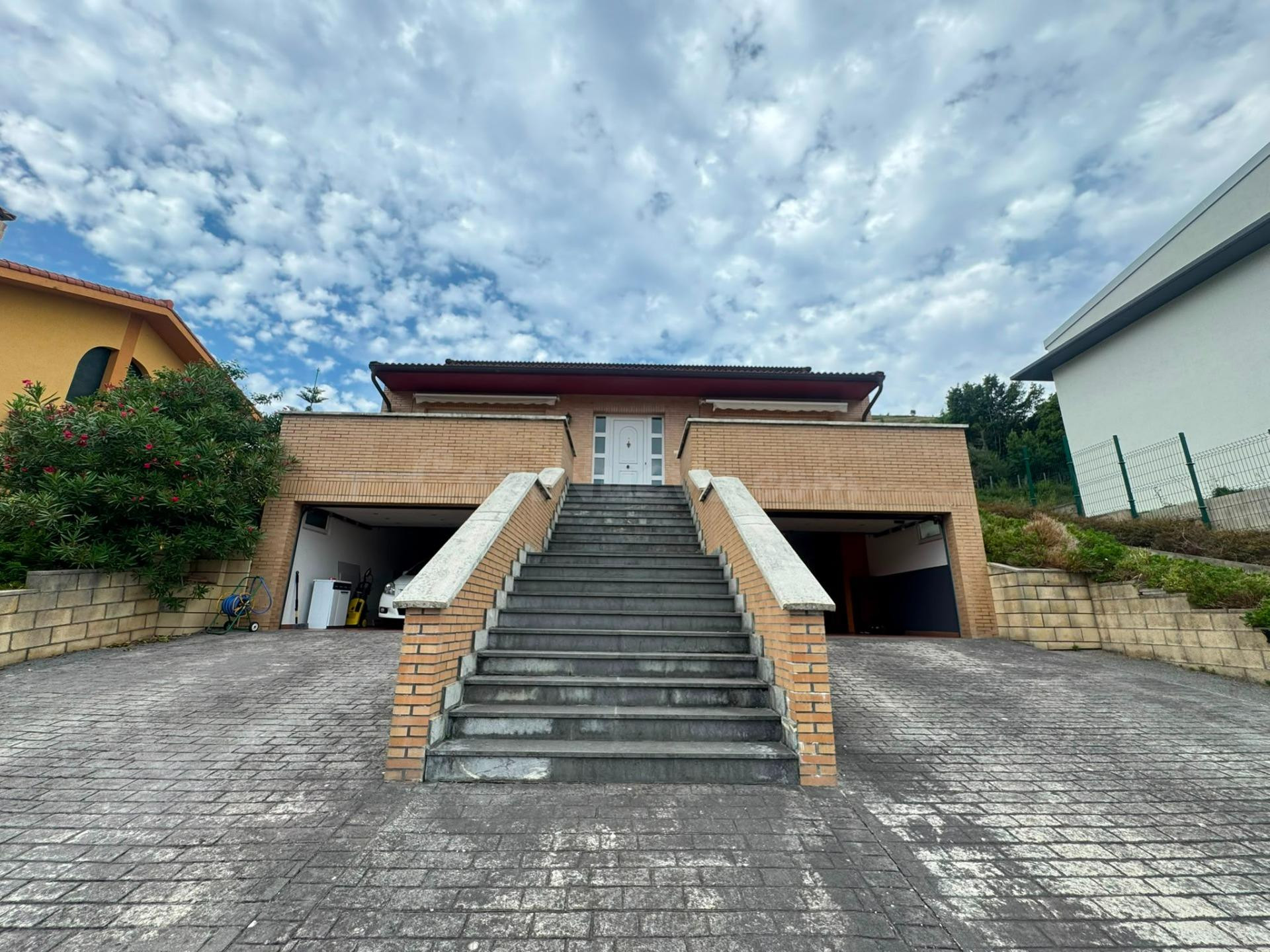 CASA O CHALET INDEPENDIENTE EN VENTA EN LAURETA - foto 2
