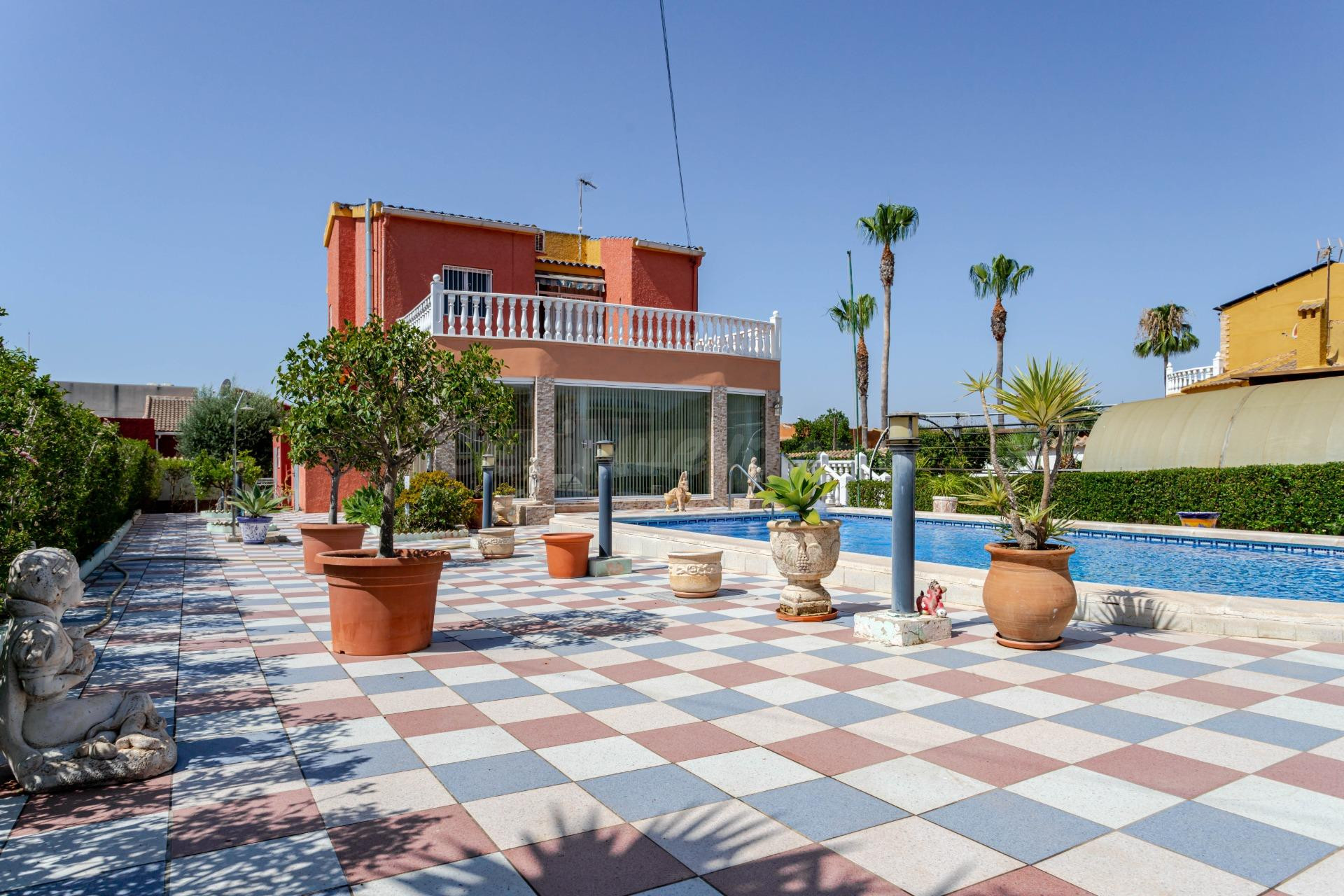 Exclusiva casa independiente con piscina privada sobre una p - foto 2