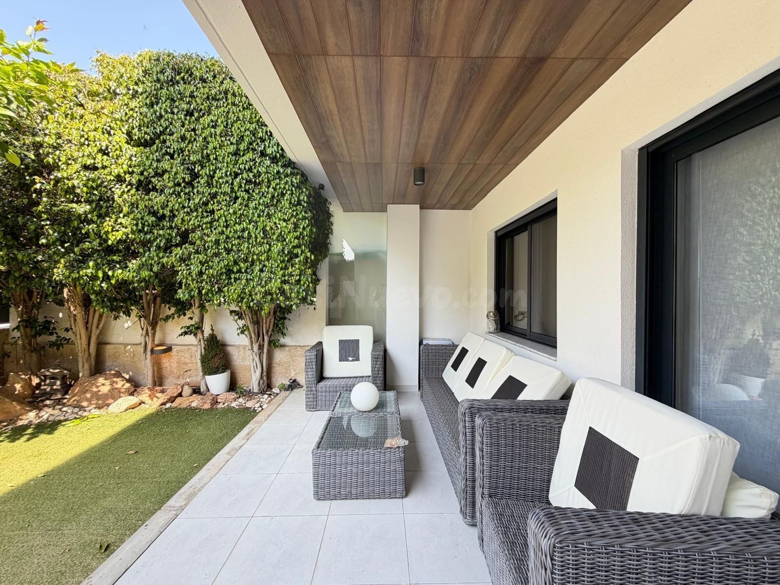 Amplio Apartamento con Jardín Privado, Piscina y 3 Dormitori - foto 5