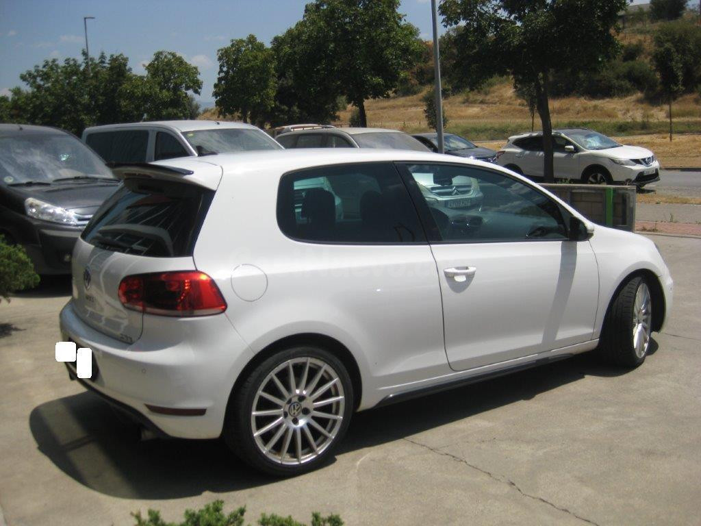 VOLKSWAGEN GOLF - foto 2