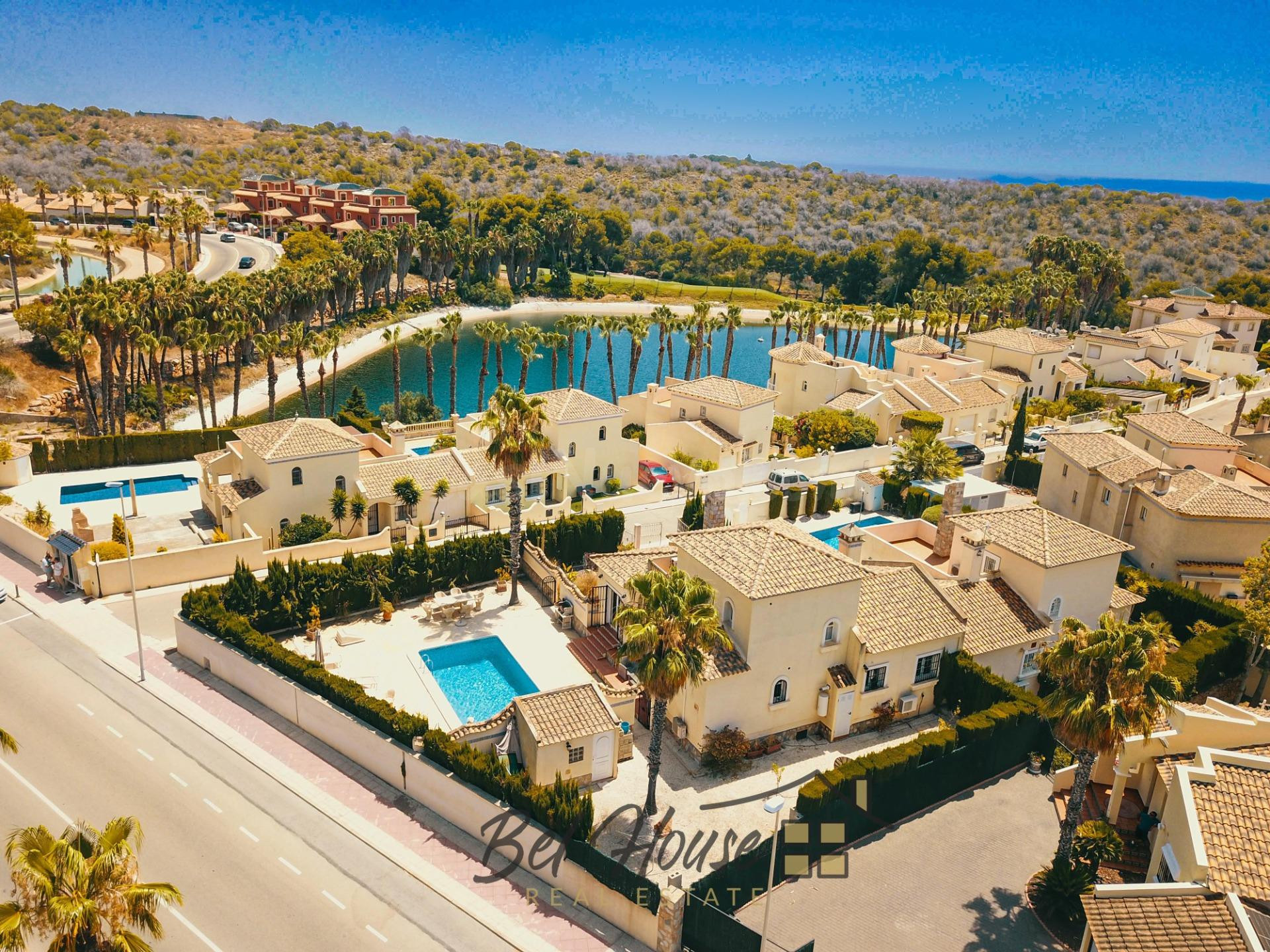 Espléndido Chalet en Las Ramblas, Orihuela Costa por €615,00 - foto 2