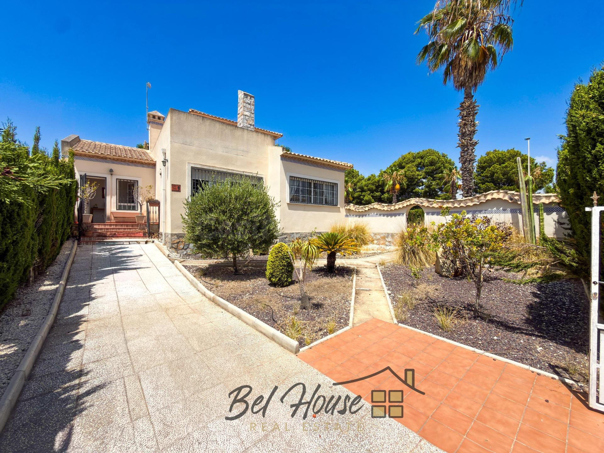 Espléndido Chalet en Las Ramblas, Orihuela Costa por €615,00 - foto 3