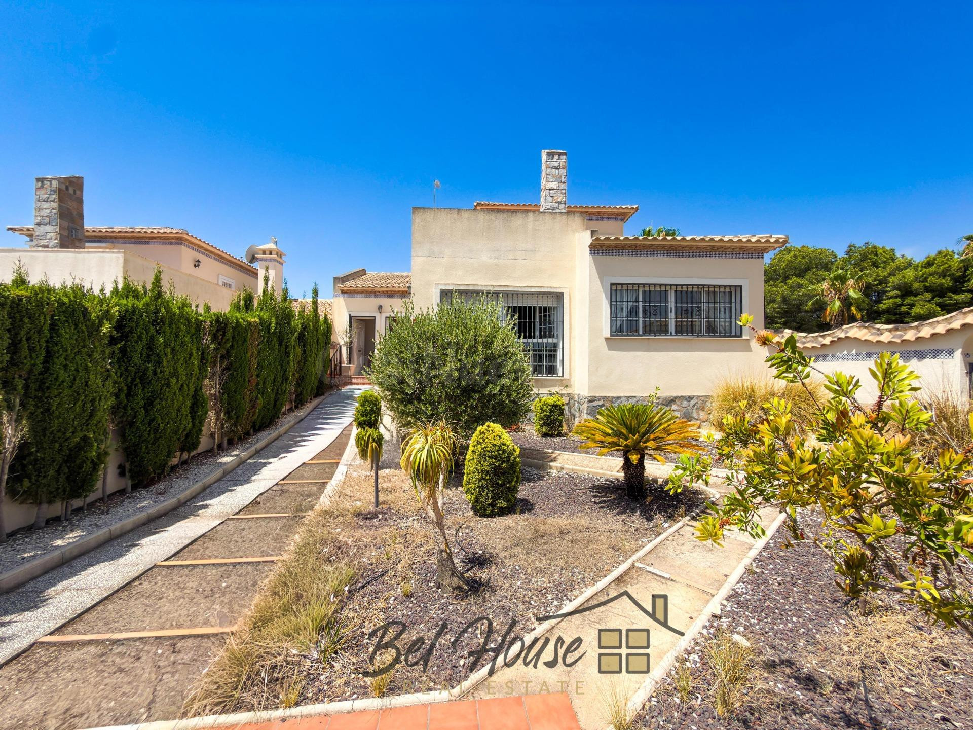 Espléndido Chalet en Las Ramblas, Orihuela Costa por €615,00 - foto 4