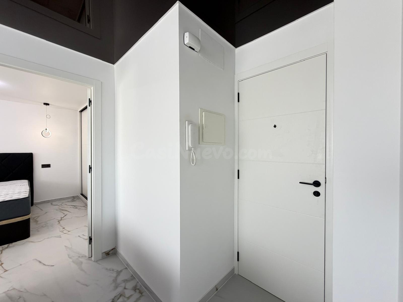 APARTAMENTO CON VISTAS AL MAR Y APARCAMENTO PRIVADO EN LA ZE - foto 3