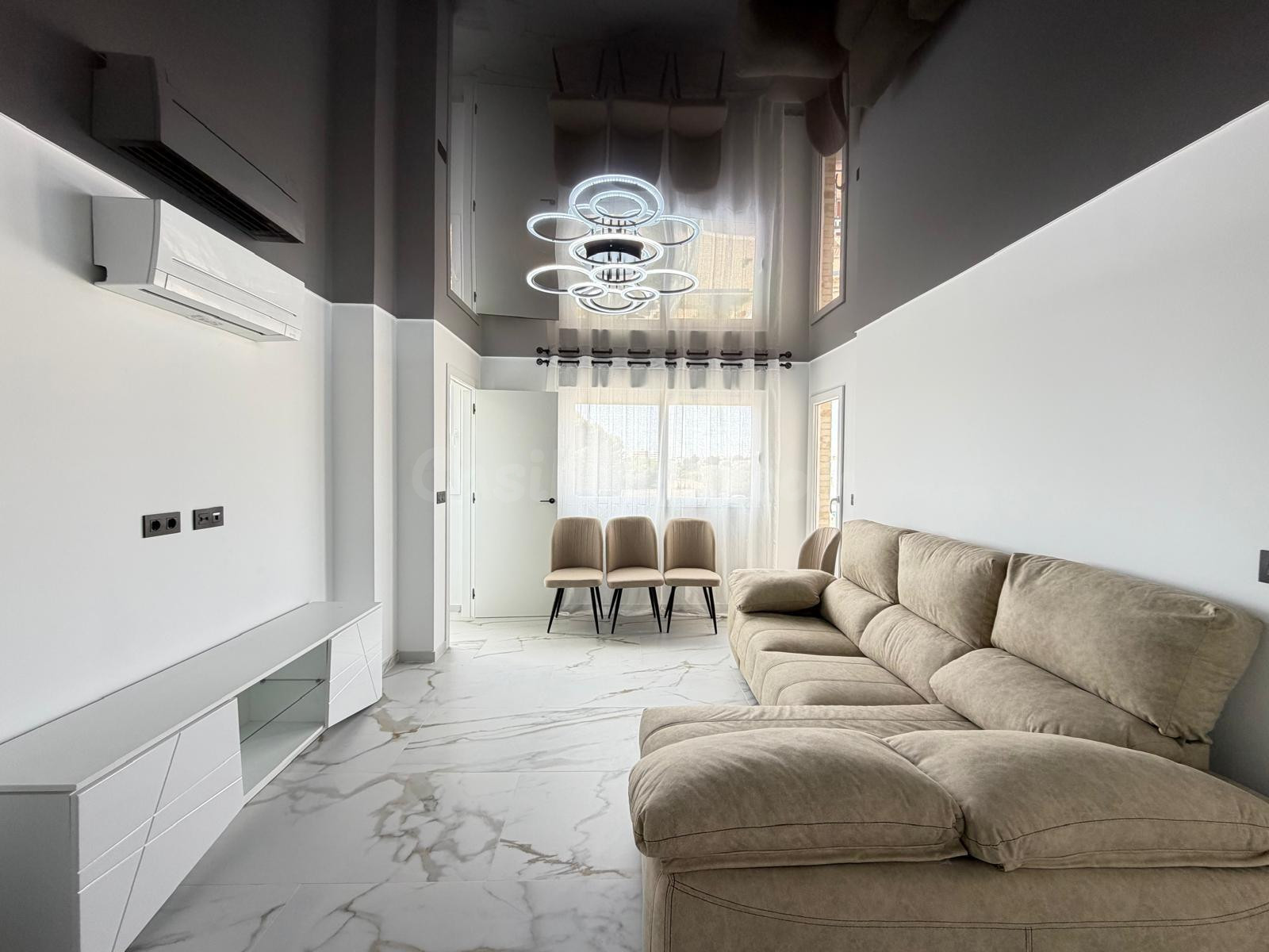APARTAMENTO CON VISTAS AL MAR Y APARCAMENTO PRIVADO EN LA ZE - foto 4