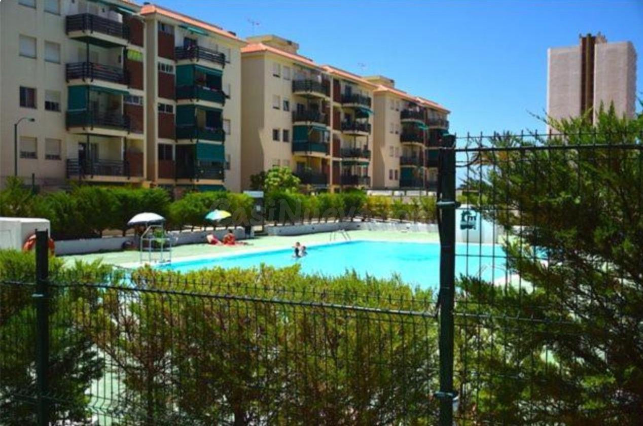 Vive el privilegio de Los Cristianos, a un minuto del mar