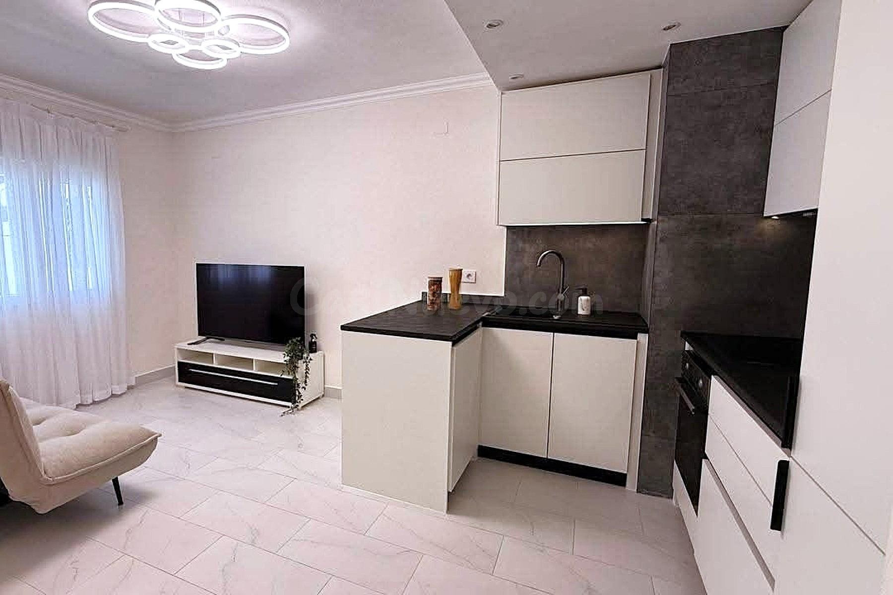 Casa adosada reformada (70 m2 + terrazas) en Calas Blancas.  - foto 4