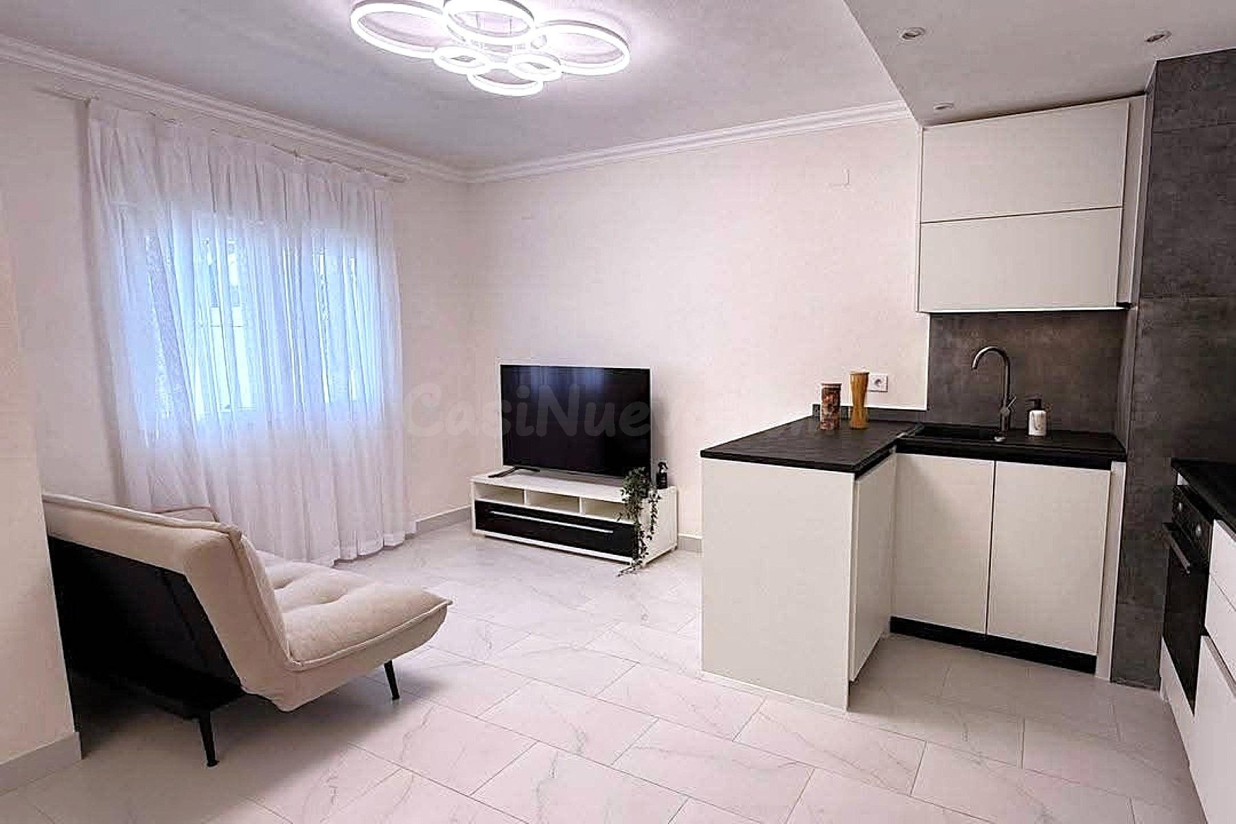 Casa adosada reformada (70 m2 + terrazas) en Calas Blancas.  - foto 5