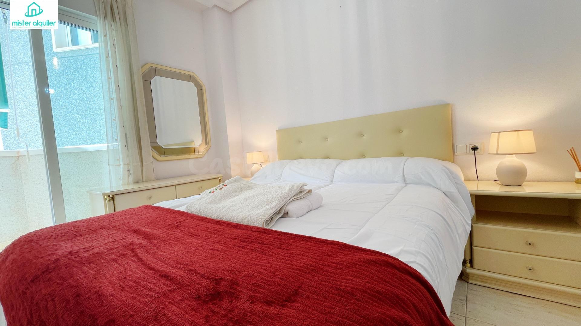 AMPLIO PISO DE 3 DORMITORIOS CON PISCINA, GARAJE Y DOS TERRAZAS, A 300 METROS DE LA PLAYA