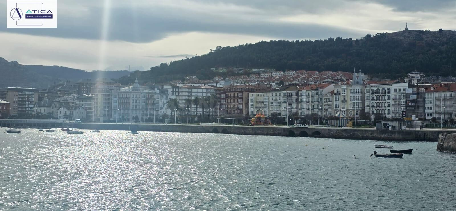 Exclusivo chalet adosado en el corazón de Castro Urdiales - foto 4