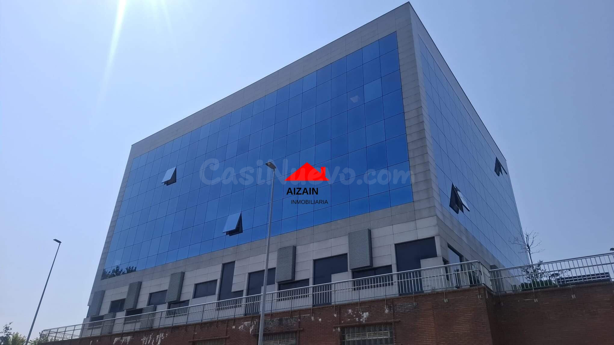 Oficina en Leioa para entrar en alquiler y venta con parcela - foto 2