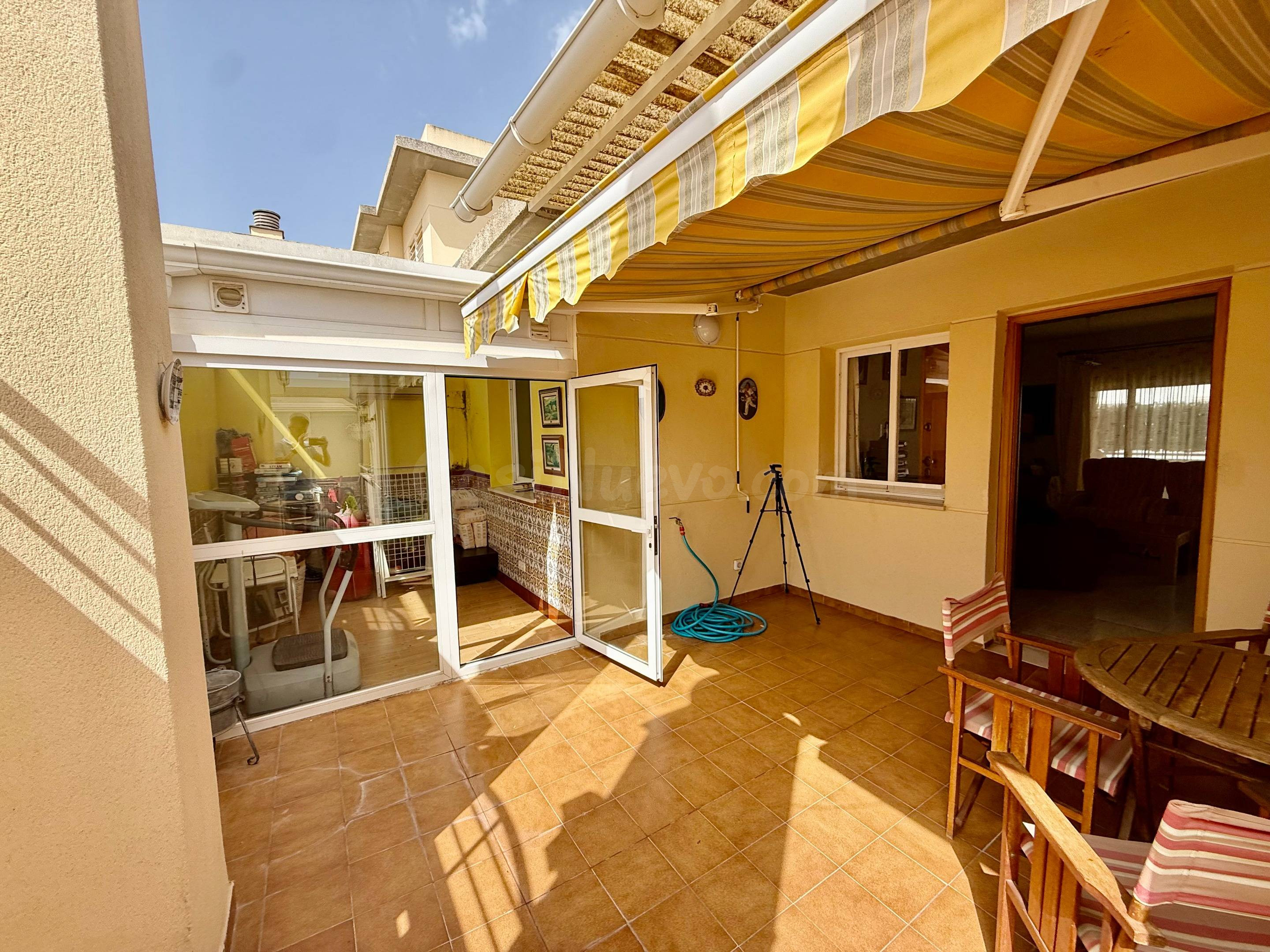 Espectacular ático con gran terraza, garaje, trastero y pisc - foto 3