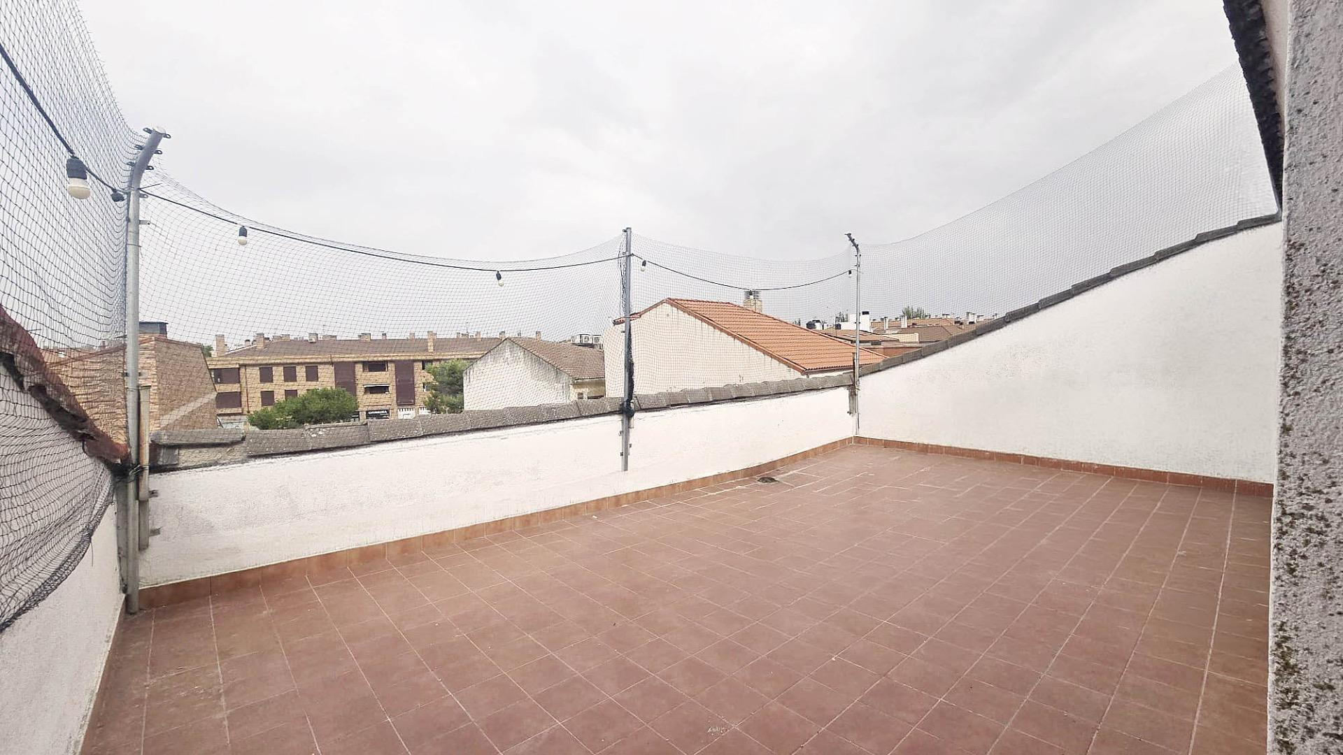 EN VENTA PISO A REFORMAR DE DOS habitaciones Y TERRAZA EN EL - foto 2