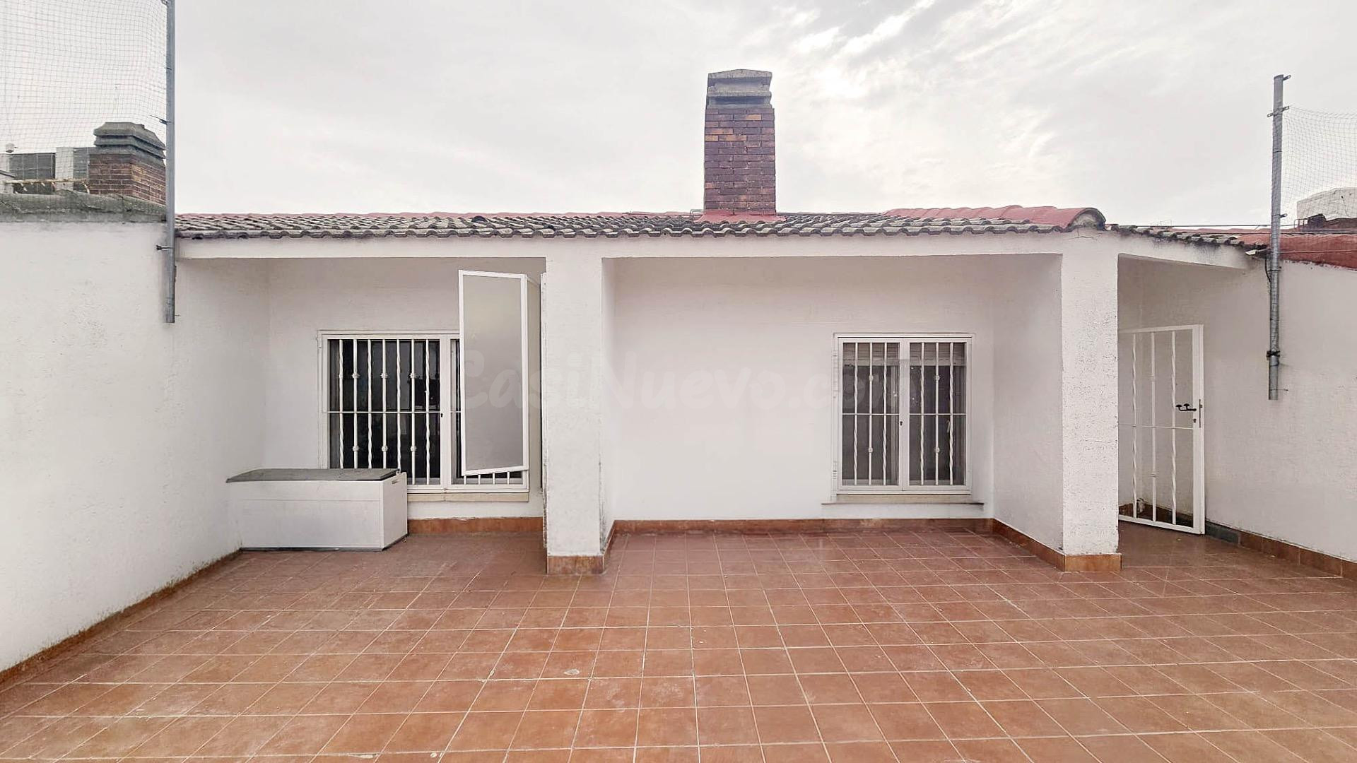 EN VENTA PISO A REFORMAR DE DOS habitaciones Y TERRAZA EN EL - foto 4