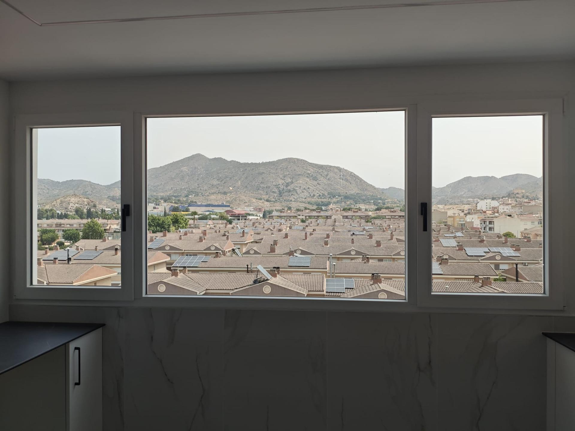 PISO EN PETRER COMPLETAMENTE REFORMADO CON GARAJE Y BALCÓN A - foto 2