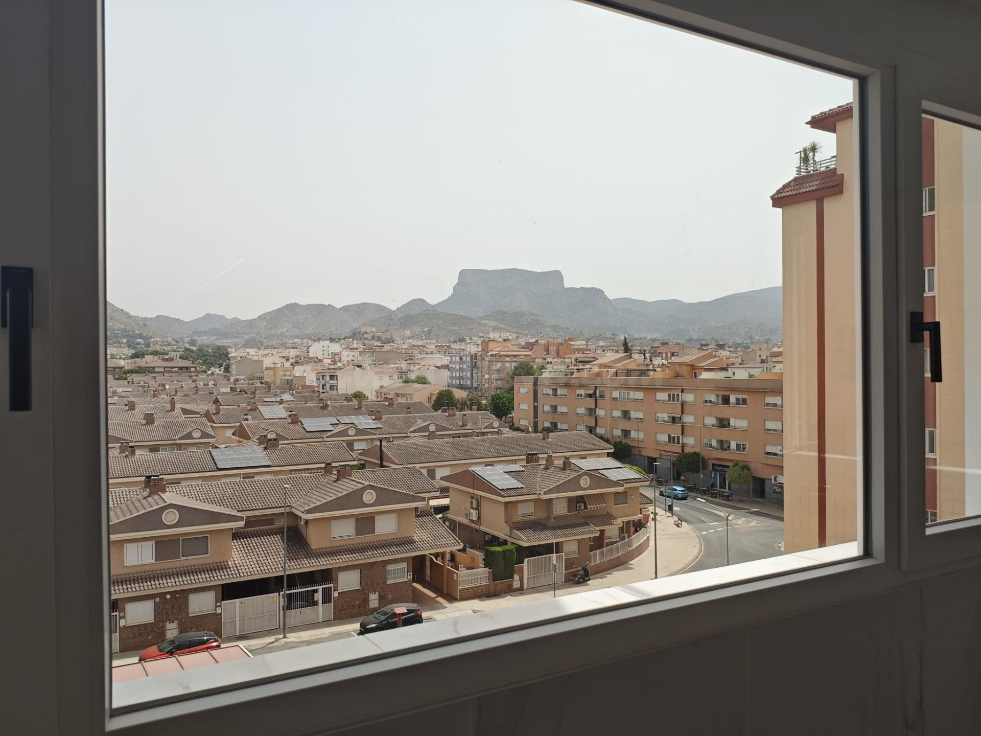 PISO EN PETRER COMPLETAMENTE REFORMADO CON GARAJE Y BALCÓN A - foto 3