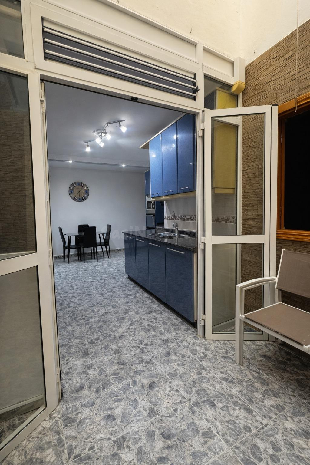 109 m2 + tres dormitorios + vestidor + edificio de pocos vec - foto 4