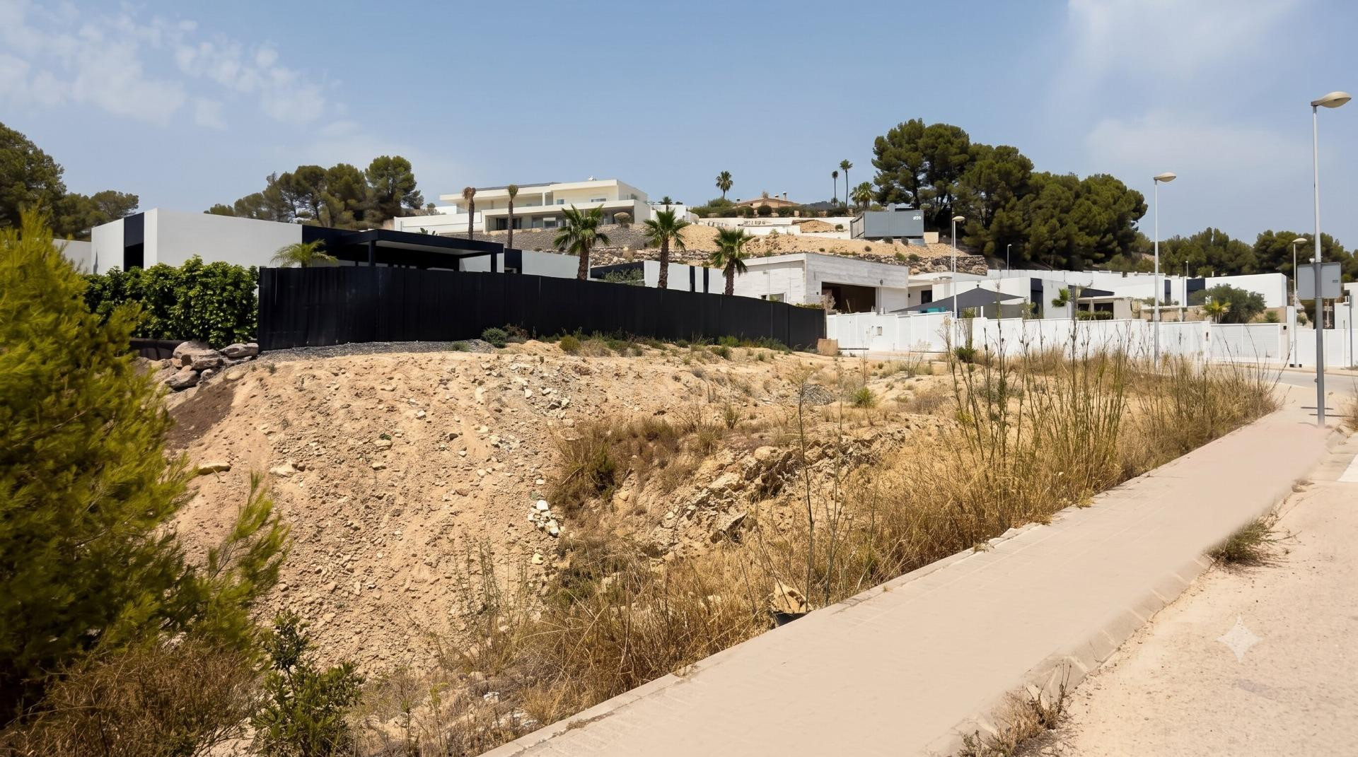 Terreno con licencia en una zona residencial tranquila para  - foto 2