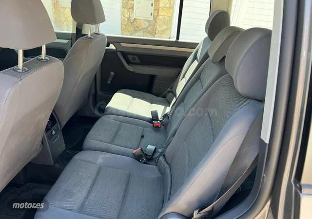 Volkswagen Touran 1.9 TDI en Mollet del Vallès - Excelente e - foto 2
