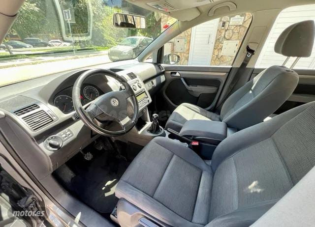 Volkswagen Touran 1.9 TDI en Mollet del Vallès - Excelente e - foto 5