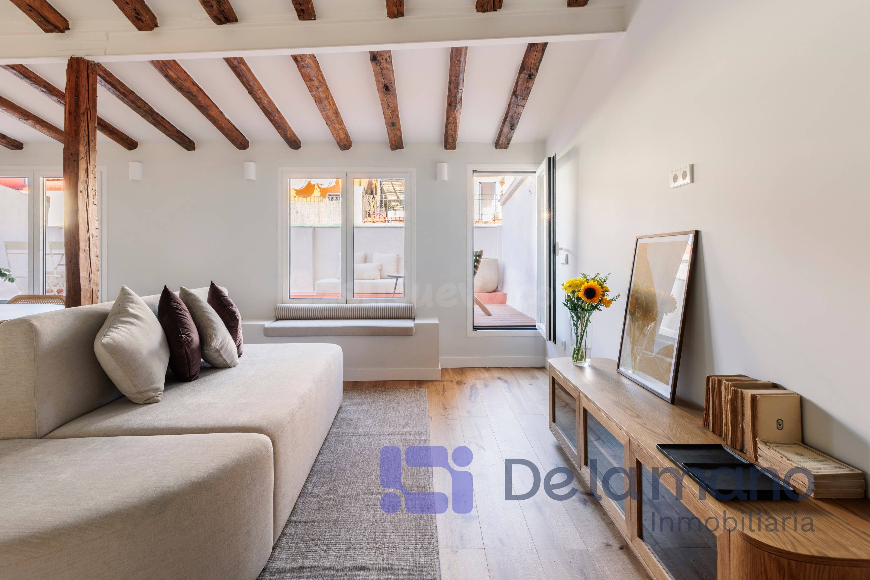 ÁTICO EXCLUSIVO CON TERRAZA Y RECIÉN REFORMADO EN EL CORAZÓN - foto 4