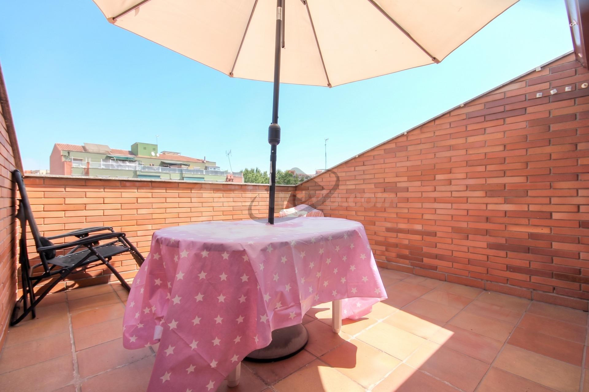 ÁTICO SEMINUEVO CON TERRAZA, PARKING Y TRASTERO - foto 5