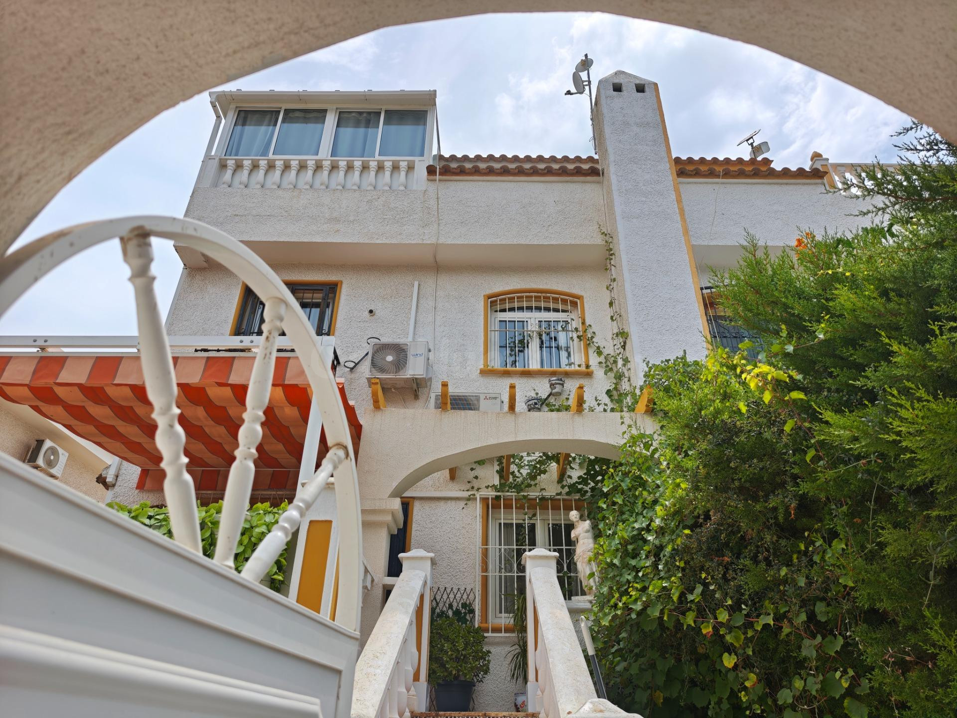 Exclusiva vivienda adosada de 4 dormitorios en Los Altos, junto a Punta Prima - foto 5