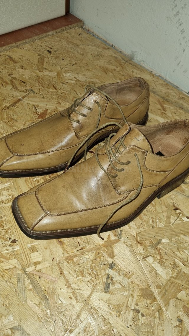 Zapatos elegantes de cuero marrón para hombre en Gijón - foto 2