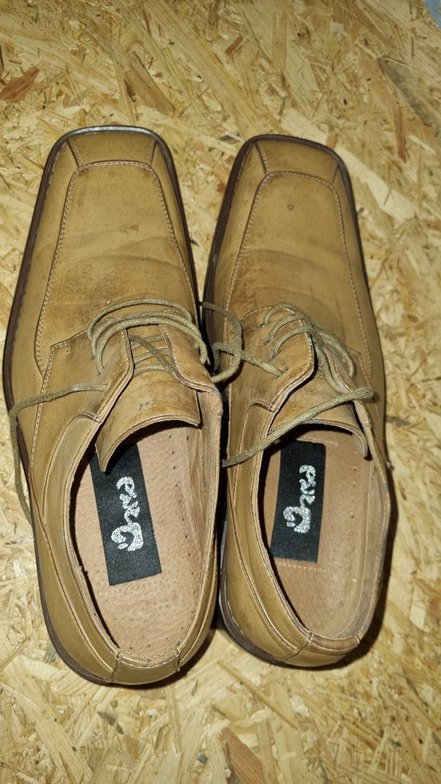 Zapatos elegantes de cuero marrón para hombre en Gijón - foto 3