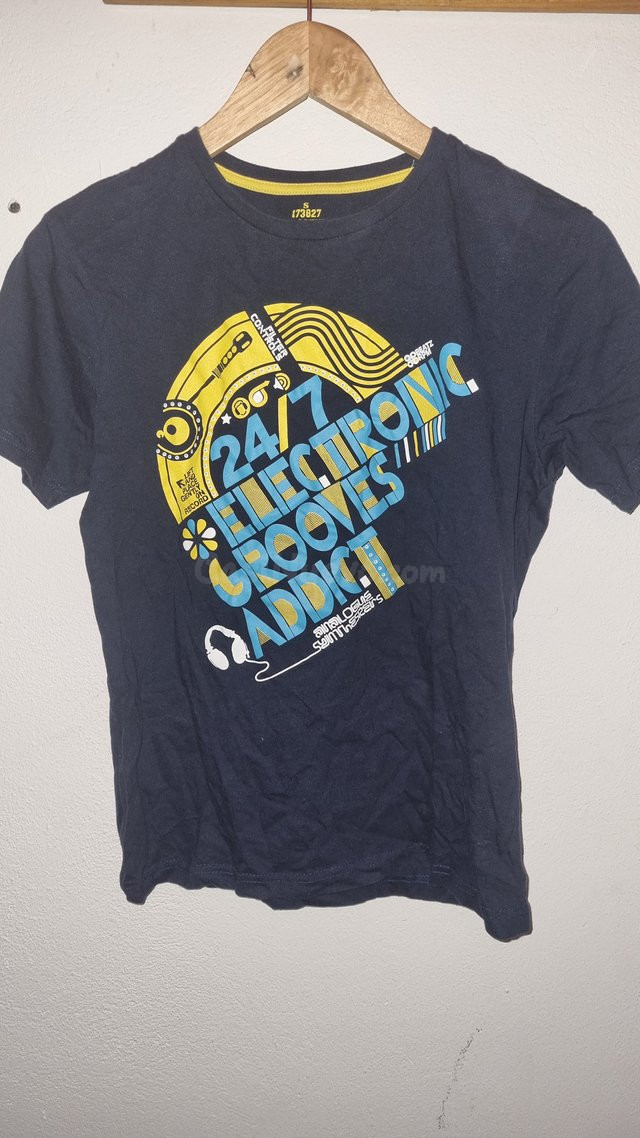 Camiseta urbana con diseño musical Gijón - foto 2