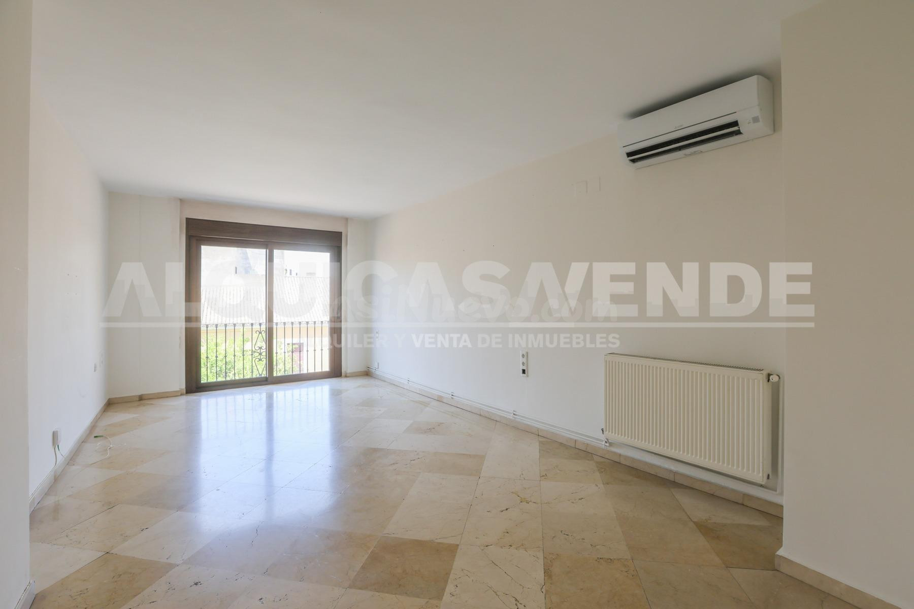 Casco Historico de Sevilla. Excelente vivienda con calidades de lujo. Garaje y Trastero - foto 3