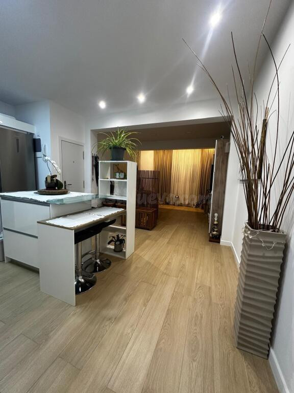 Alquiler de habitación en piso reformado de 89 m2 | 3 dormit - foto 2