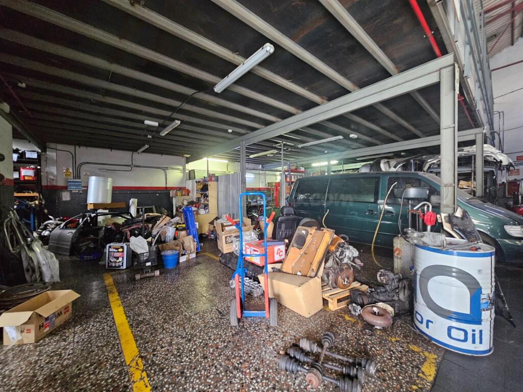 Nave industrial de 475 m2 en una excelente ubicación – Calle - foto 2
