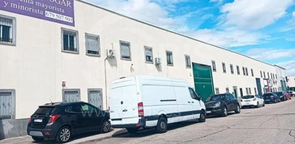 Nave Industrial en Yuncler - foto 3
